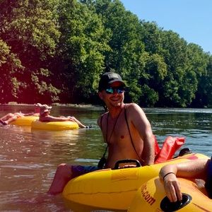 Meet your Posher, Casey